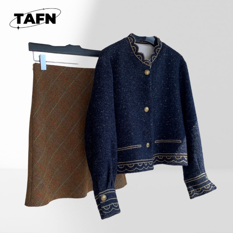 Women Formal Event Wear - 패션을 선도하는 여성용 스커트와 탑 세트,